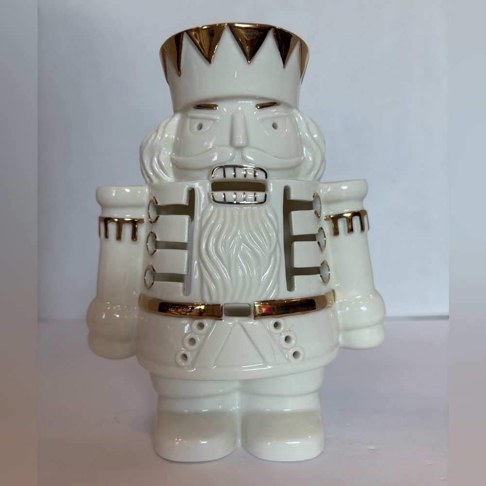 Mikasa fine china nutcracker holiday elegance votive candle statue Christmas